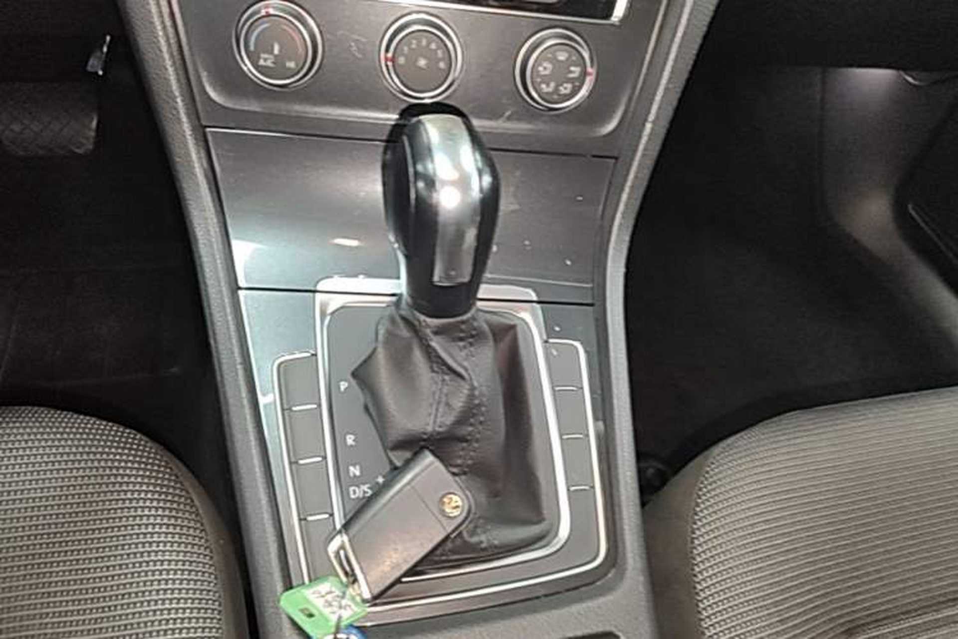 Used Volkswagen Golf 2019 1.6L Automatic Comfort Model China V Standard Gear Lever