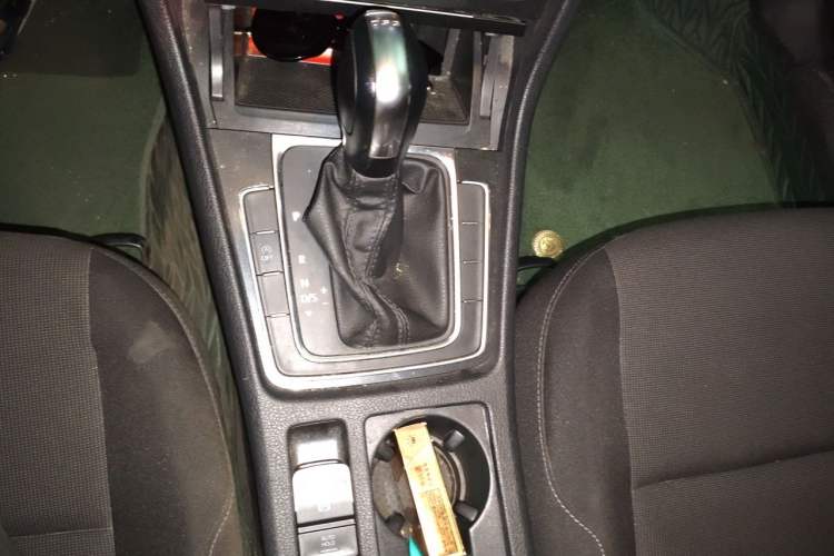 Used Volkswagen Golf 2019 200TSI DSG Comfort Version China VI Standard Gear Lever