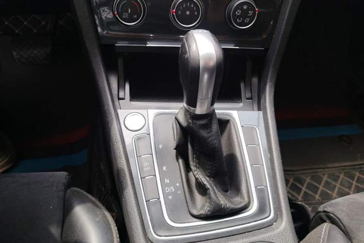 Used Volkswagen Golf 2019 280TSI DSG Luxury Version China V Standard Gear Lever