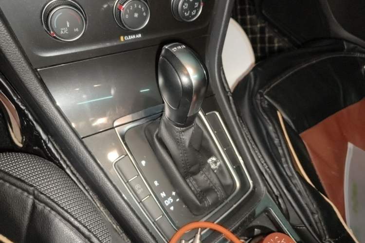Used Volkswagen Golf 2019 280TSI DSG Comfort Version China V Standard Gear Lever
