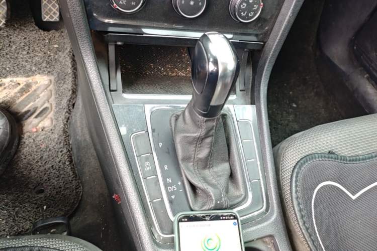 Used Volkswagen Golf 2019 280TSI DSG Comfort Version China VI Standard Gear Lever