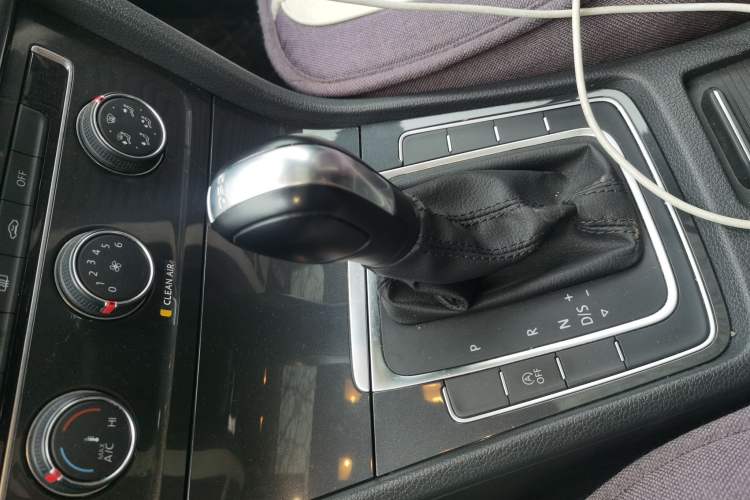 Used Volkswagen Golf 2019 280TSI DSG Comfort Version China VI Standard Gear Lever
