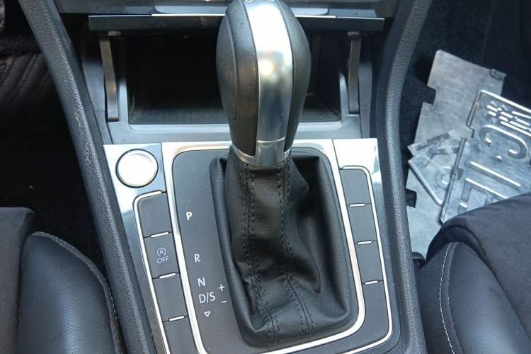 Used Volkswagen Golf 2019 280TSI DSG Luxury Version China VI Standard Gear Lever