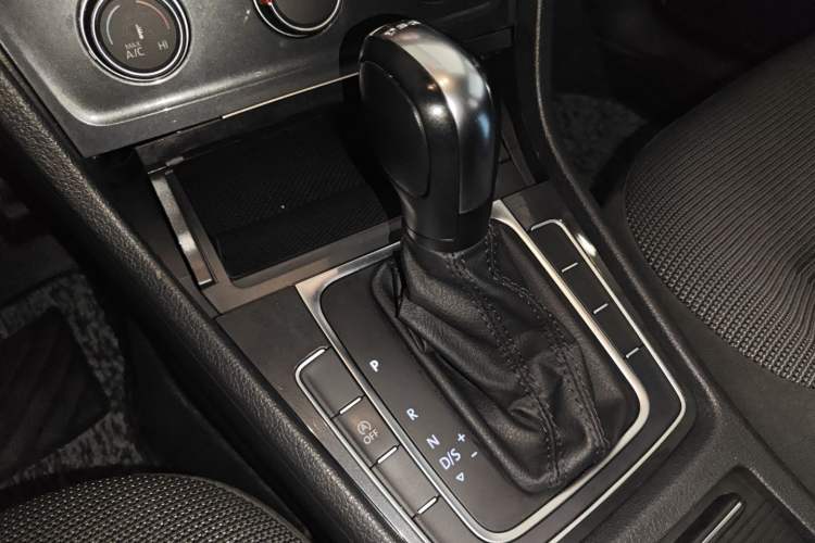 Used Volkswagen Golf 2019 280TSI DSG Comfort Version China V Standard Gear Lever