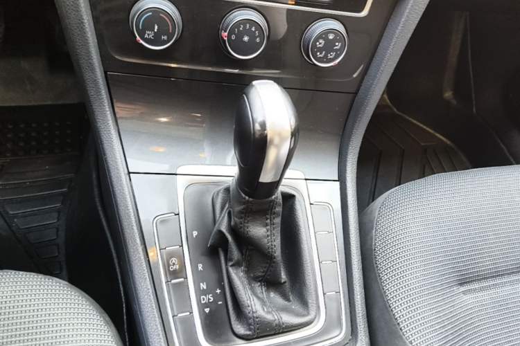 Used Volkswagen Golf 2019 280TSI DSG Comfort Version China V Standard Gear Lever