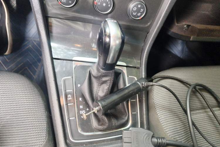 Used Volkswagen Golf 2019 280TSI DSG Comfort Version China VI Standard Gear Lever