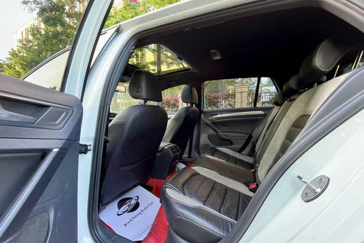 Used Volkswagen Golf 2019 280TSI DSG R-Line Model China V Standard Headliner