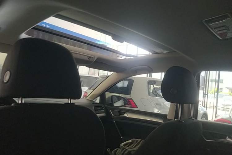 Used Volkswagen Golf 2019 200TSI DSG Comfort & Ambition Edition China VI Standard Headliner