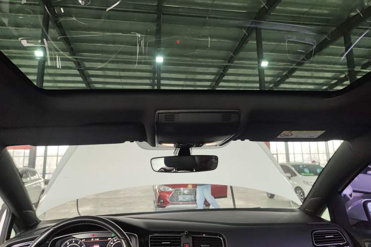 Used Volkswagen Golf 2019 280TSI DSG R-Line China VI Standard Headliner