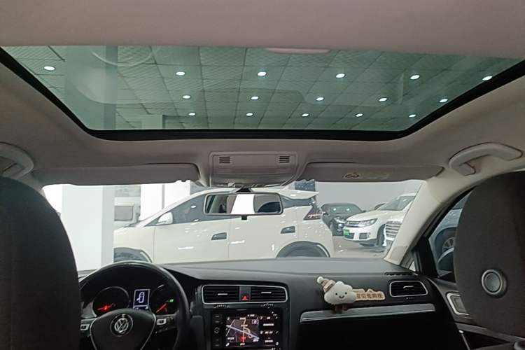 Used Volkswagen Golf 2019 200TSI DSG Comfort & Ambition Edition China VI Standard Headliner