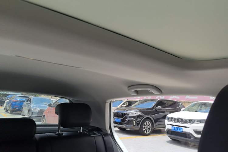 Used Volkswagen Golf 2019 200TSI DSG Comfort & Ambition Edition China VI Standard Headliner