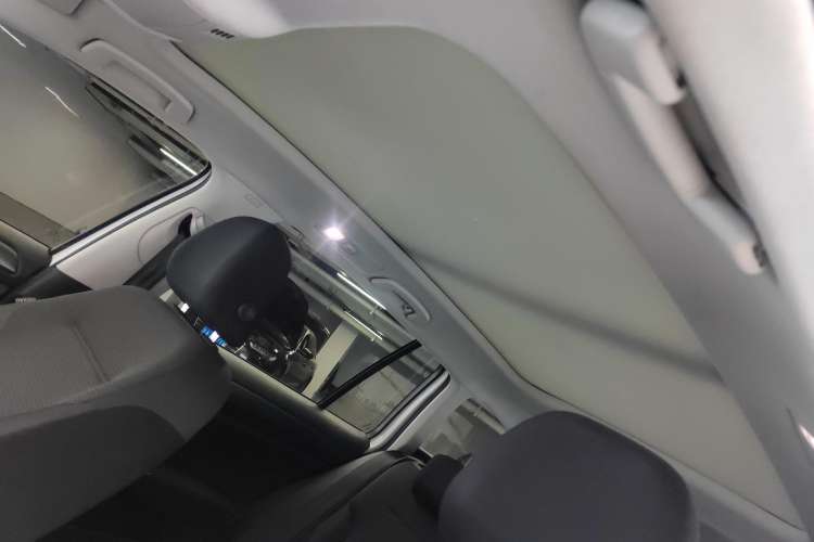 Used Volkswagen Golf 2019 1.8TSI Travel Edition Headliner