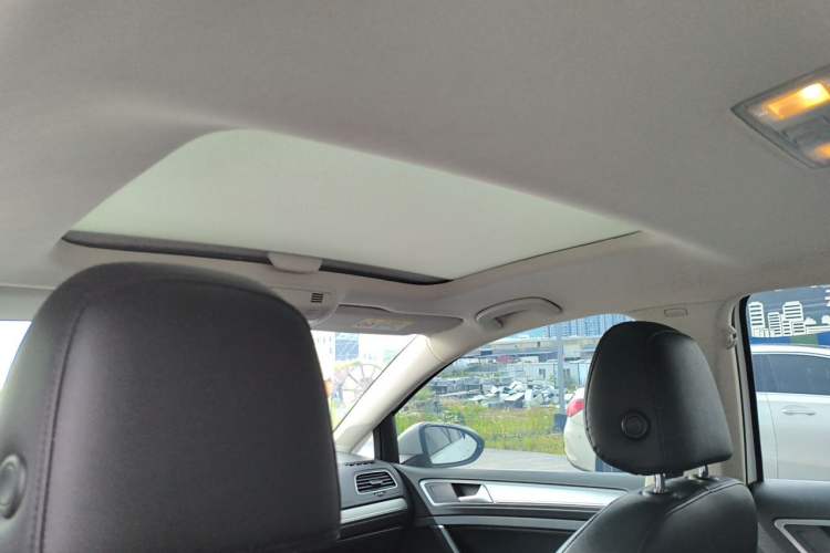 Used Volkswagen Golf 2019 200TSI DSG Comfort & Ambition Edition China VI Standard Headliner