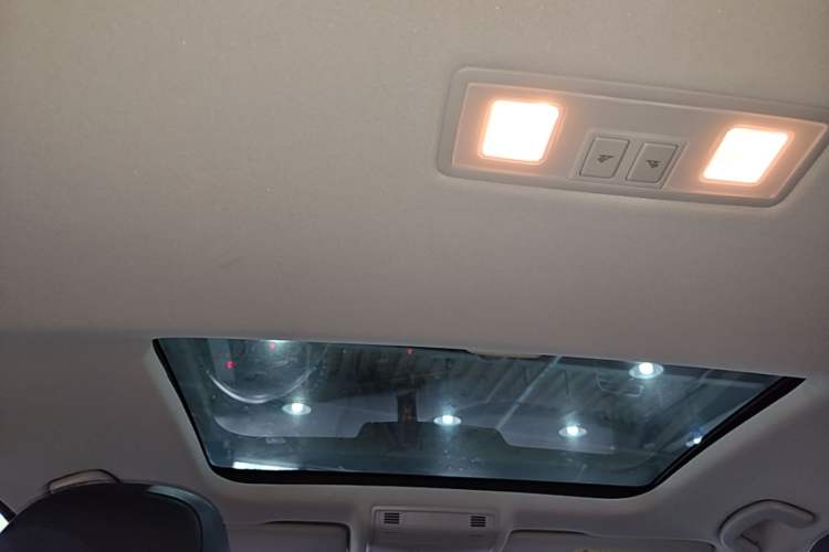 Used Volkswagen Golf 2019 280TSI DSG Comfort Version China VI Standard Headliner