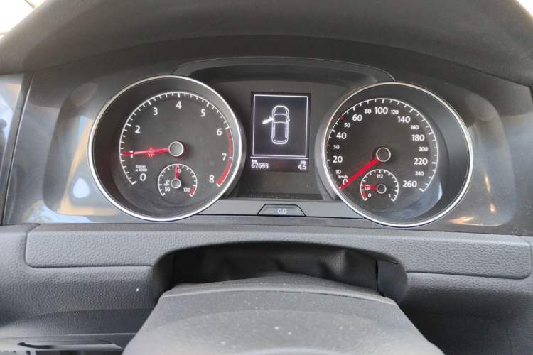 Used Volkswagen Golf 2019 200TSI DSG Comfort & Ambition Edition China VI Standard Instrument Cluster