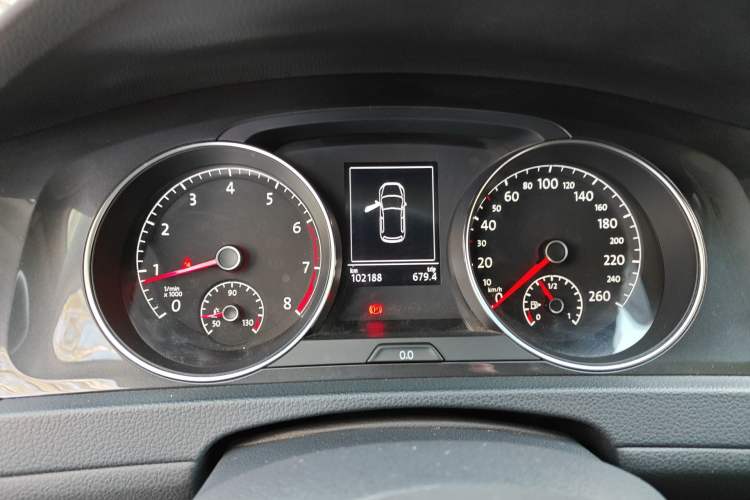 Used Volkswagen Golf 2019 280TSI DSG Comfort Version China VI Standard Instrument Cluster