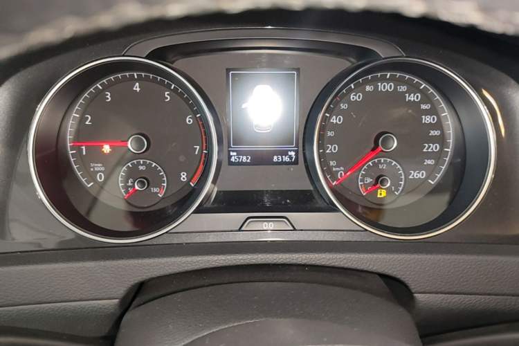 Used Volkswagen Golf 2019 200TSI DSG Comfort & Ambition Edition China VI Standard Instrument Cluster
