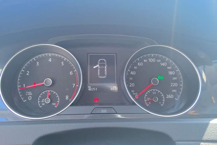 Used Volkswagen Golf 2019 280TSI DSG Comfort Version China VI Standard Instrument Cluster