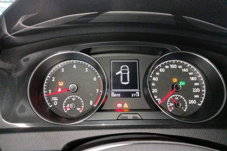 Used Volkswagen Golf 2019 1.6L Automatic Comfort Model China V Standard Instrument Cluster