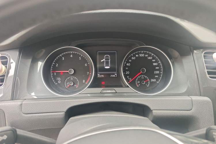 Used Volkswagen Golf 2019 200TSI DSG Comfort & Ambition Edition China VI Standard Instrument Cluster