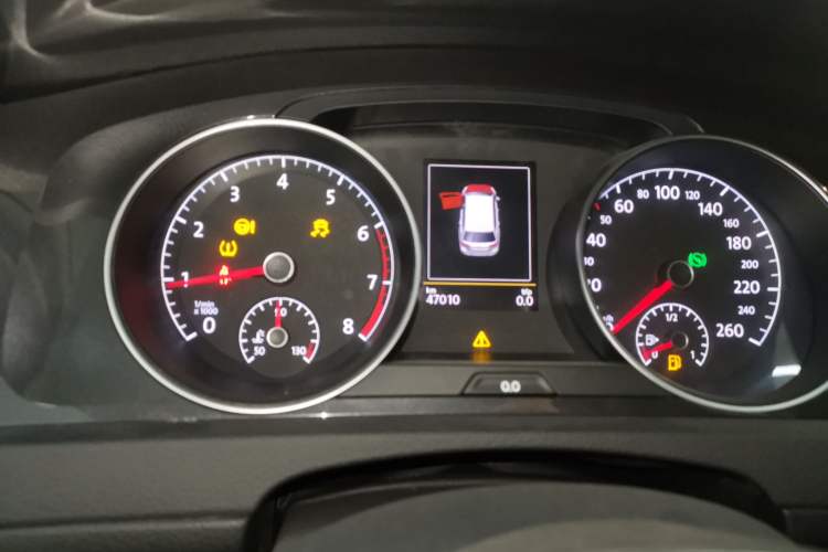 Used Volkswagen Golf 2019 1.8TSI Travel Edition Instrument Cluster