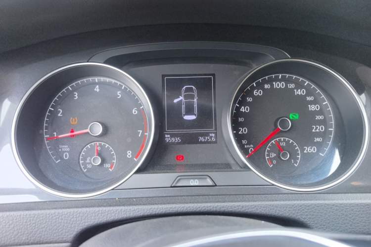 Used Volkswagen Golf 2019 200TSI DSG Comfort & Ambition Edition China VI Standard Instrument Cluster