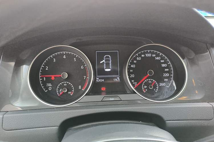 Used Volkswagen Golf 2019 200TSI DSG Comfort & Ambition Edition China VI Standard Instrument Cluster