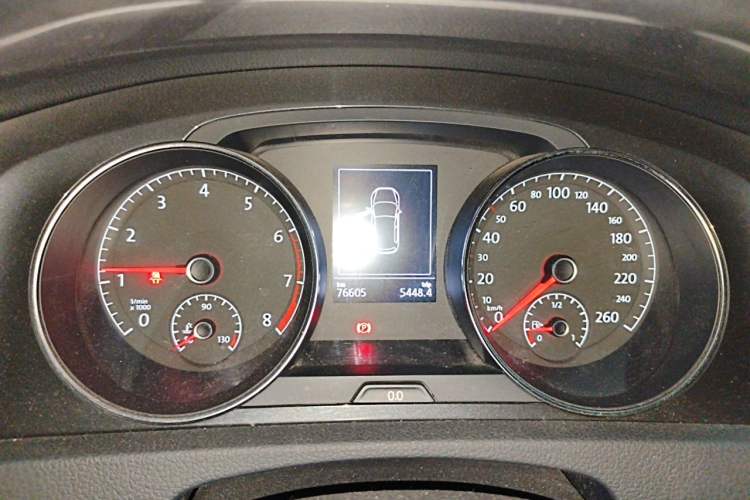 Used Volkswagen Golf 2019 200TSI DSG Comfort & Ambition Edition China VI Standard Instrument Cluster
