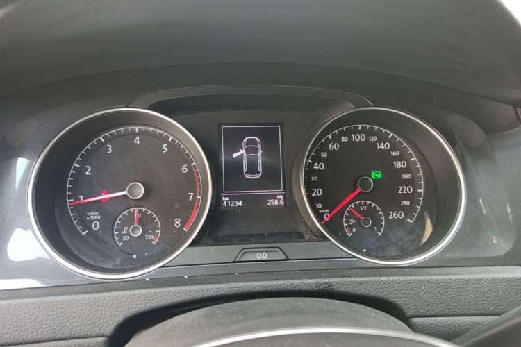 Used Volkswagen Golf 2019 280TSI DSG Comfort Version China VI Standard Instrument Cluster