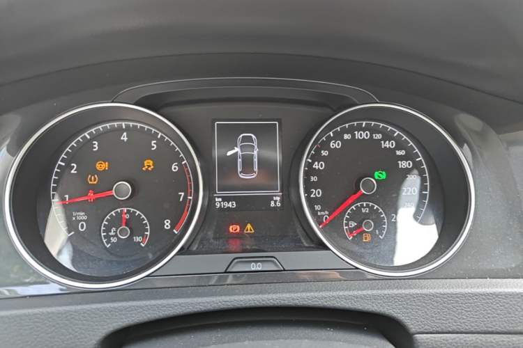 Used Volkswagen Golf 2019 200TSI DSG Comfort & Ambition Edition China VI Standard Instrument Cluster