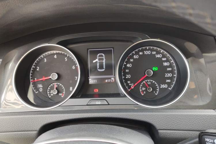 Used Volkswagen Golf 2019 280TSI DSG Comfort Version China VI Standard Instrument Cluster