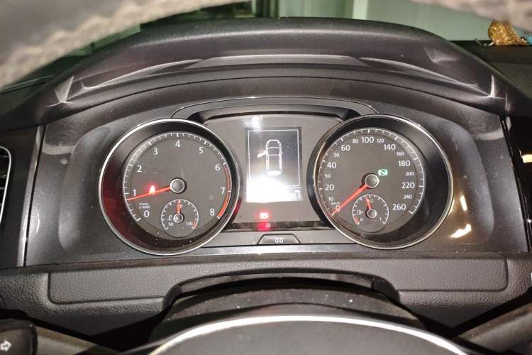 Used Volkswagen Golf 2019 200TSI DSG Comfort Version China VI Standard Instrument Cluster