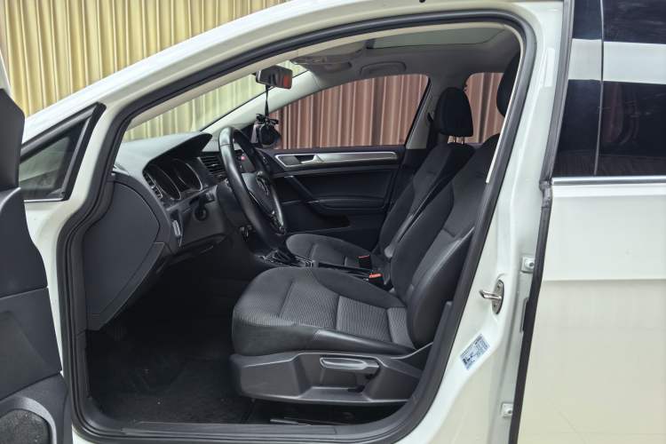 Used Volkswagen Golf 2019 1.6L Automatic Comfort Model China V Standard Interior 1