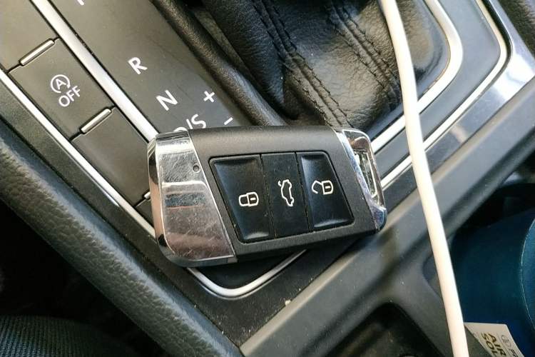 Used Volkswagen Golf 2019 1.8TSI Travel Edition Interior 1