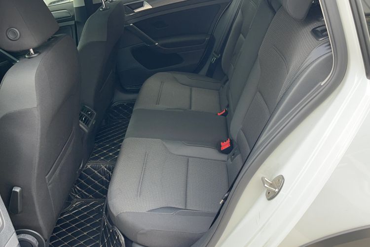 Used Volkswagen Golf 2019 1.8TSI Travel Edition Interior 1