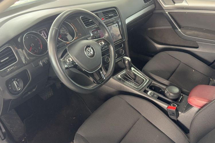 Used Volkswagen Golf 2019 200TSI DSG Comfort & Ambition Edition China VI Standard Interior 1