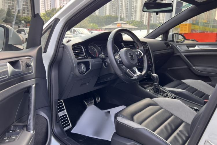 Used Volkswagen Golf 2019 280TSI DSG R-Line Model China V Standard Interior 1