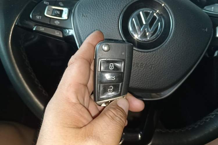 Used Volkswagen Golf 2019 280TSI DSG Luxury Version China VI Standard Interior 1