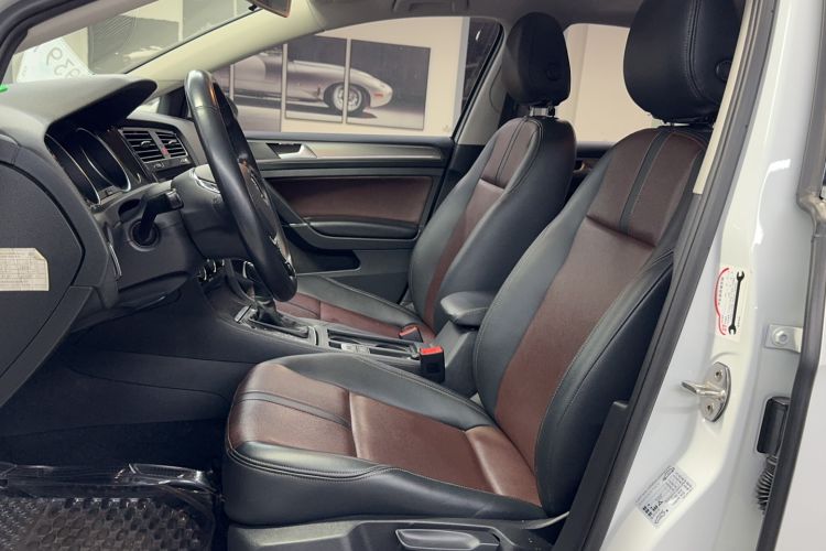 Used Volkswagen Golf 2019 200TSI DSG Comfort & Ambition Edition China VI Standard Interior 1
