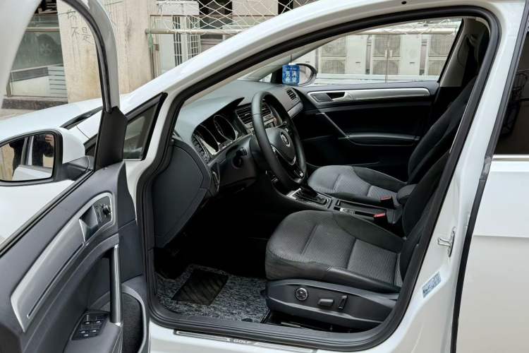 Used Volkswagen Golf 2019 280TSI DSG Comfort Version China V Standard Interior 1