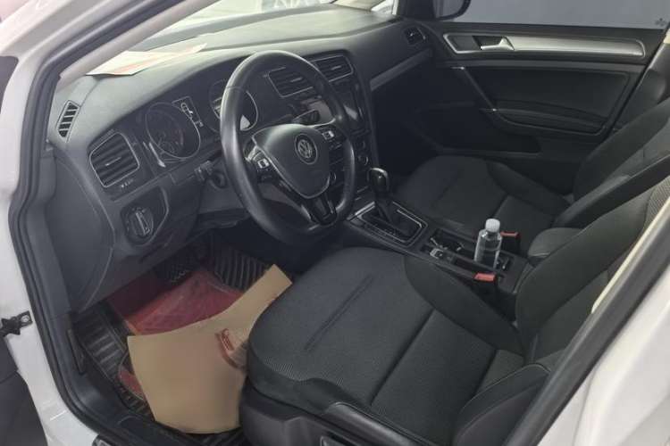 Used Volkswagen Golf 2019 280TSI DSG Comfort Version China VI Standard Interior 2