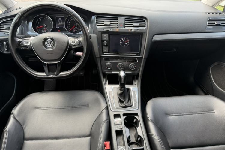 Used Volkswagen Golf 2019 280TSI DSG Comfort Version China VI Standard Interior 2
