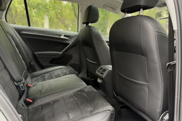 Used Volkswagen Golf 2019 280TSI DSG Luxury Version China VI Standard Interior 2