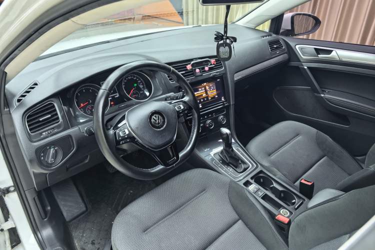 Used Volkswagen Golf 2019 1.6L Automatic Comfort Model China V Standard Interior 2