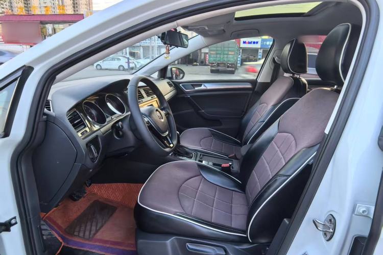 Used Volkswagen Golf 2019 200TSI DSG Comfort Version China VI Standard Interior 2