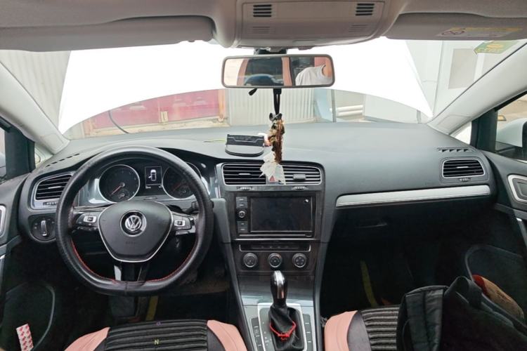 Used Volkswagen Golf 2019 200TSI DSG Comfort & Ambition Edition China VI Standard Interior 2