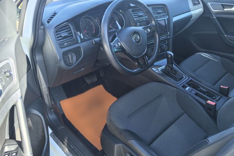 Used Volkswagen Golf 2019 280TSI DSG Comfort Version China VI Standard Interior 2