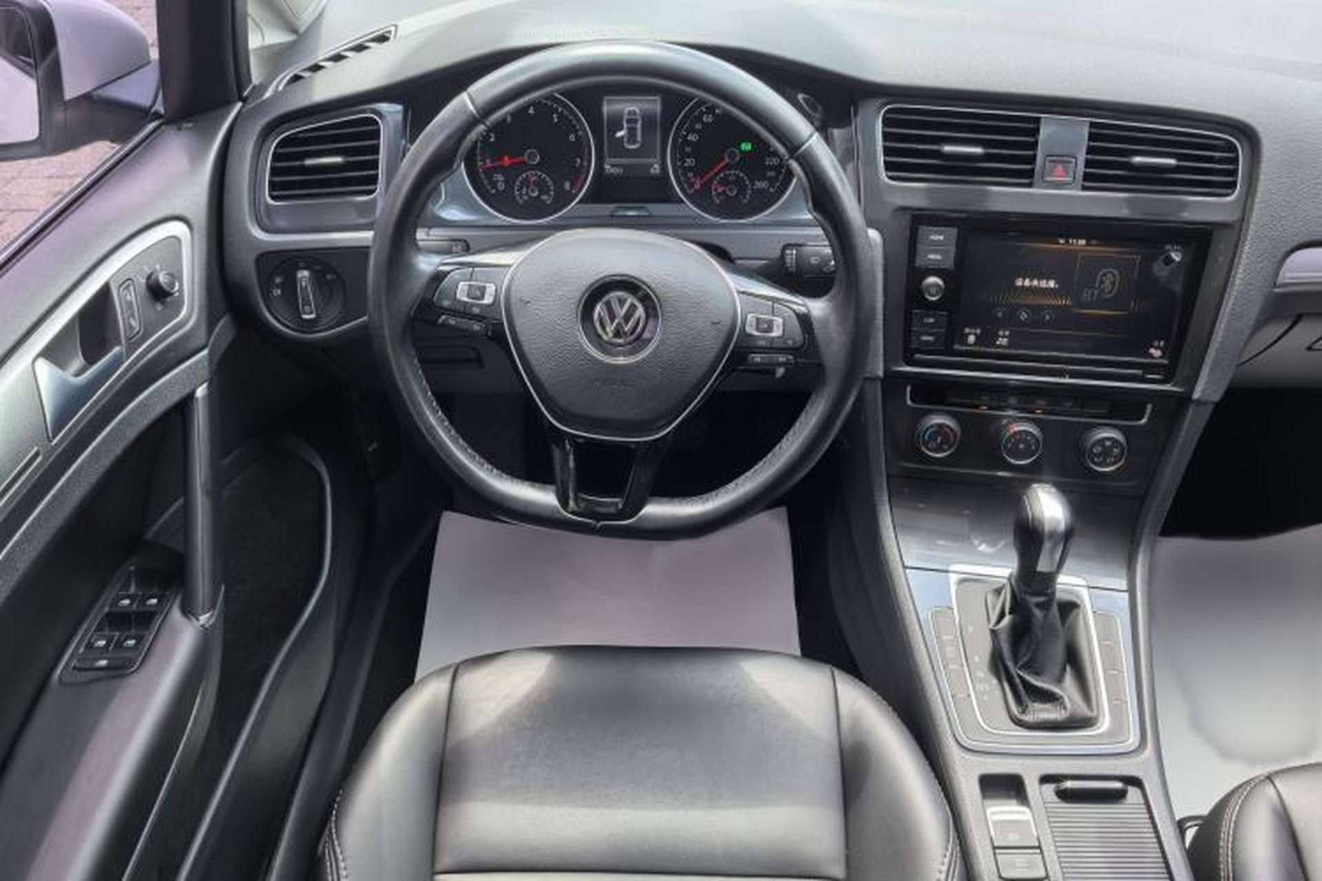 Used Volkswagen Golf 2019 200TSI DSG Comfort & Ambition Edition China VI Standard Interior 2