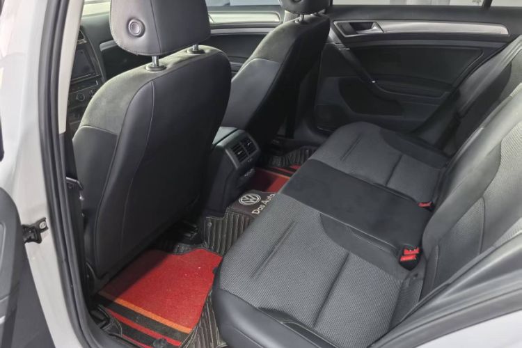 Used Volkswagen Golf 2019 280TSI DSG Comfort Version China VI Standard Interior 3