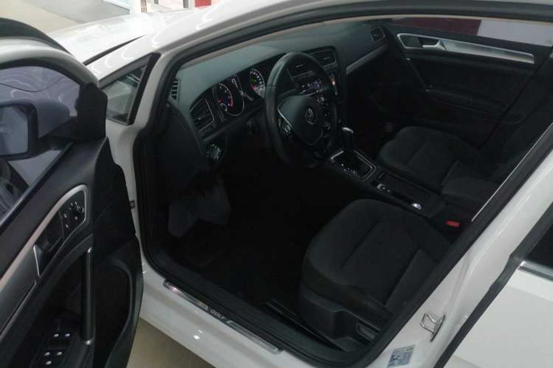 Used Volkswagen Golf 2019 280TSI DSG Comfort Version China VI Standard Interior 3